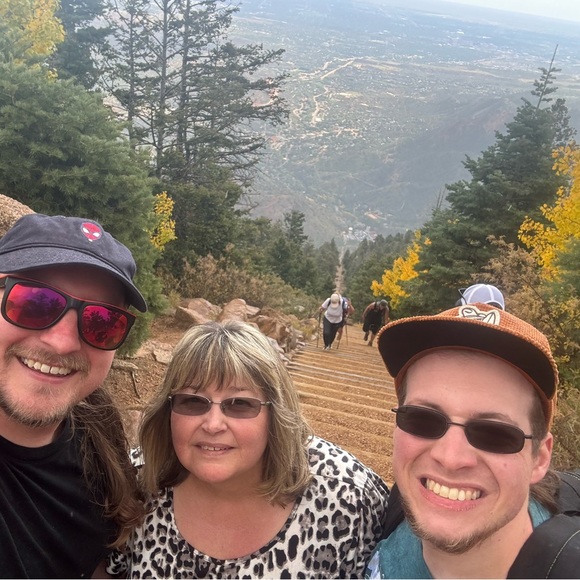 cathylperry Follow me for Live Shows!!! - Picture 4 of 8